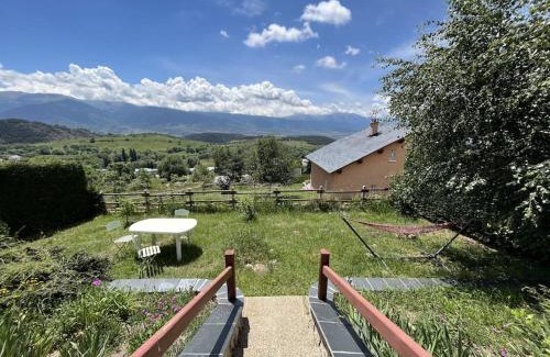 Targassonne Apartment | Appartement avec vue, jacuzzi, jardin privatif