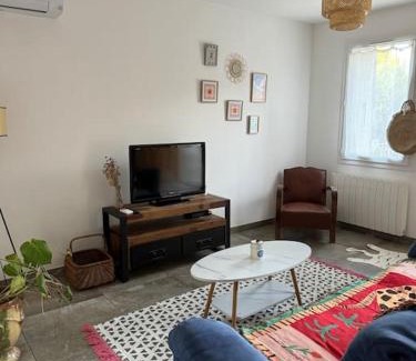 Mimet Apartment | Appartement bastide à la campagne