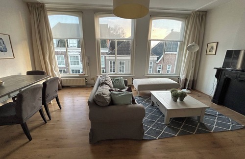 Zaltbommel Apartment | Appartement Bommel second floor historic center.