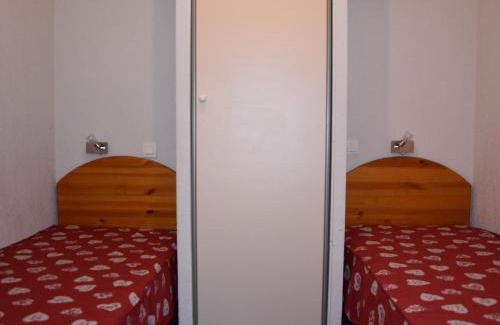 Pralognan-la-Vanoise Apartment | Appartement cosy avec balcon, 300m du centre, proche commerces et pistes, piscine chauffée - FR-1-464-157