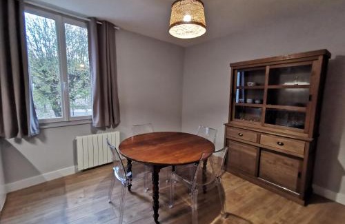 La Rochefoucauld Apartment | Appartement centre ville, parking gratuit