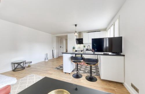 Choisy-le-Roi Apartment | Appartement Choisy Moderne Accès Direct Paris en RER C & Tram