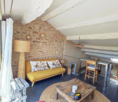 Vallabrix Apartment | Appartement climatisé avec belle terrasse à 10 min d'Uzès