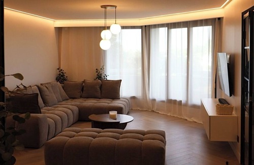 Cœur de Ville Apartment | Appartement Cosy vue sur la Seine ! À 15 Minutes des Champs-élysées !