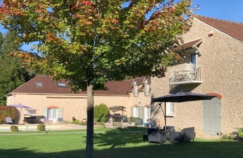 Ormoy-la-Riviere Apartment | Appartement dans Domaine avec piscine et clim