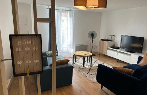 Manosque Apartment | Appartement Douillet Central - Parking Inclus