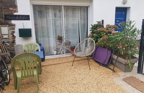 Baguer-Pican Apartment | 'Appartement Du Bonheur' in a Private Home with Shared Terrace and Wi-Fi
