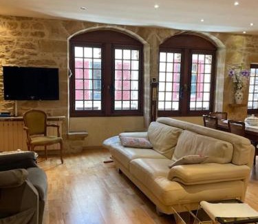Charlieu Apartment | Appartement duplex centre ville charlieu