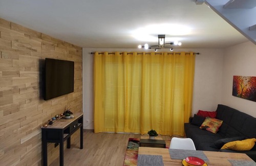 Tresserve Apartment | Appartement duplex indépendant, dans maison.