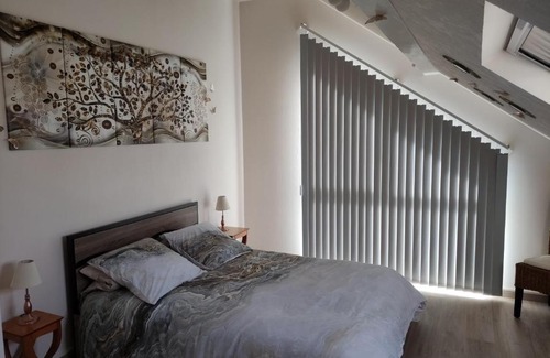 Tresserve Apartment | Appartement duplex indépendant, dans maison.