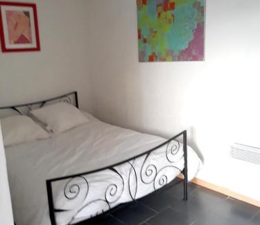 Isolaccio-di-Fiumorbo Apartment | Appartement charmant à Isolaccio-Di-Fiumorbo, 55m², balcon