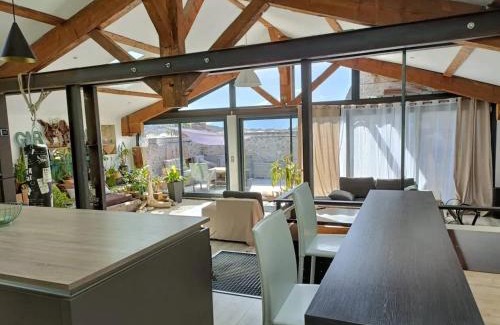 Saint-Jean-Lasseille Apartment | Appartement spacieux à Saint-Jean-Lasseille avec vue sur montagne
