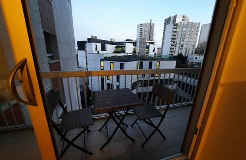 Quartier de la Maison-Blanche Apartment | Appartement in Paris for 2 - bedroom- kitchen- bathroom- balcony- parking