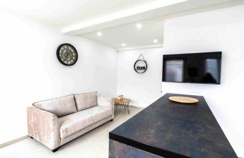 Francheville Le Bas Apartment | Appartement jacuzzi hammam