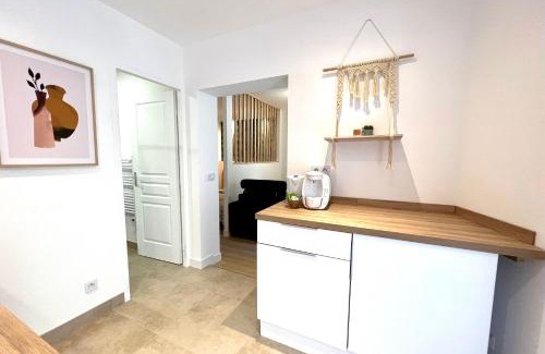 Miribel Apartment | Appartement ~ L'Amour à la Plage ~ à 15min de Lyon