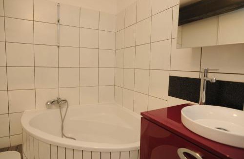 Couchey Apartment | Appartement La Poulotte