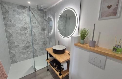 Cholet Apartment | Appartement "Le Colibri" centre Cholet 5pers