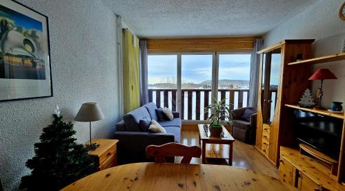 Les Rousses Apartment | Appartement Les rousses, Jura