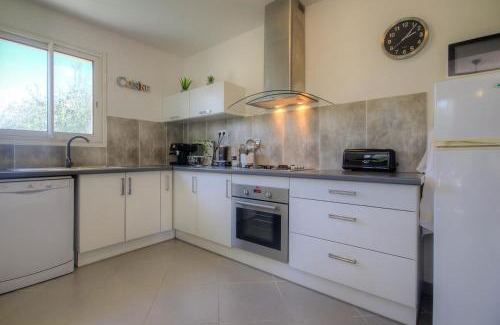 Taglio-Isolaccio Apartment | Appartement moderne avec vue sur montagne à Taglio-Isolaccio
