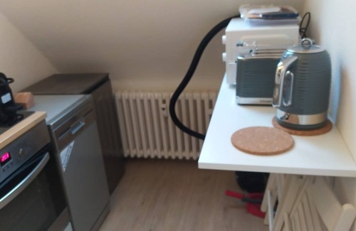 Dahl Apartment | Appartement Ohne Balkon, Rechts im 3.og - Frisch Renovierte Appartements