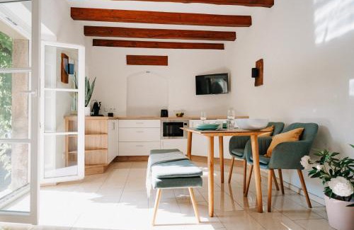 Altstadt Apartment | Appartement Residenz Bella Italia - Charmante Unterkunft im Herzen von Würzburg mit Balkon, Terrasse und Parkplatz im Innenhof!