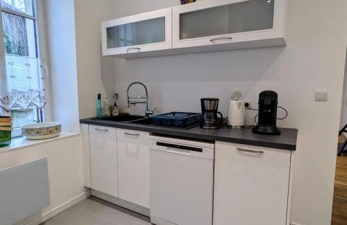 Verdun Apartment | Appartement romantique à Verdun avec parking privé - FR-1-585-168