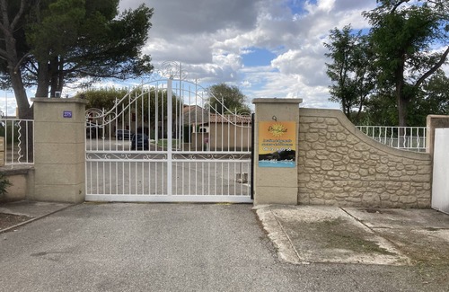 Caumont-sur-Durance Apartment | Appartement « Saint-petersbourg » à Avignon