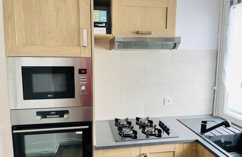 Clichy-Sous-Bois Apartment | Appartement Spacieux