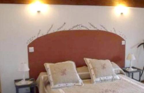 Monteux Apartment | Appartement spacieux à Monteux avec piscine partagée