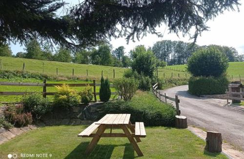 Fougerolles-Saint-Valbert Apartment | Appartement spacieux au coeur de la nature