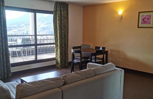 Jausiers Apartment | Appartement T3 avec terrasse et piscine à Jausiers - Résidence Château des Magnans - FR-1-165B-22