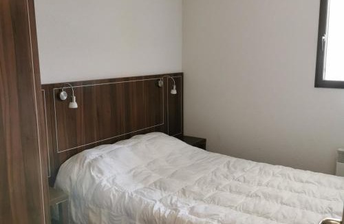 Jausiers Apartment | Appartement T3 avec terrasse et piscine à Jausiers - Résidence Château des Magnans - FR-1-165B-22