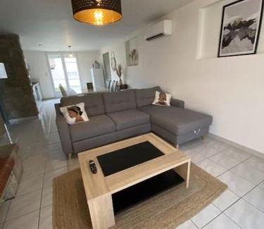 Saix Apartment | Appartement tout équipé 2 chambres + jardin