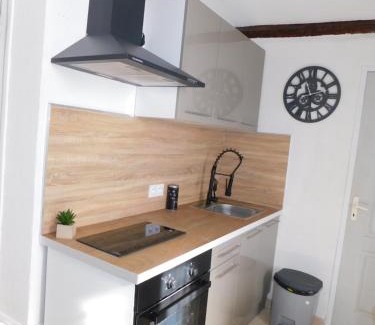 Lamalou-les-Bains Apartment | Appartement tout équipé à 100m du centre Thermal