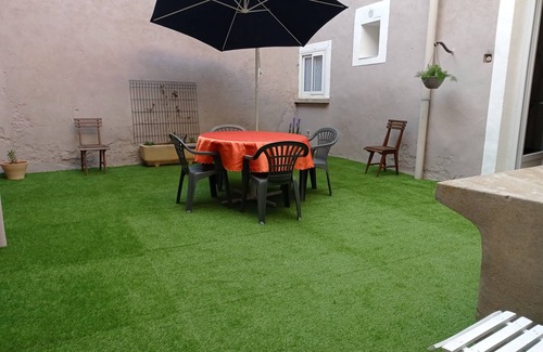 Montpeyroux Apartment | Appartement Voûté de Plain Pied au Centre du Village