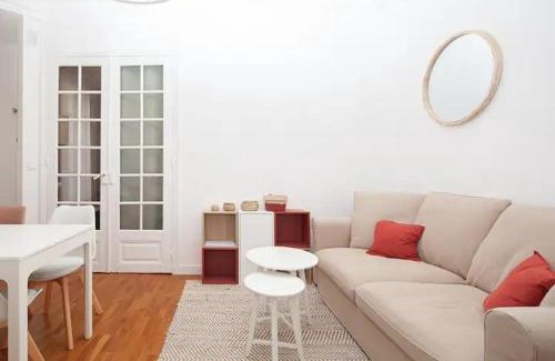 Quartier de la Plaine-de-Monceaux Apartment | Appartement Wagram Paris 17th