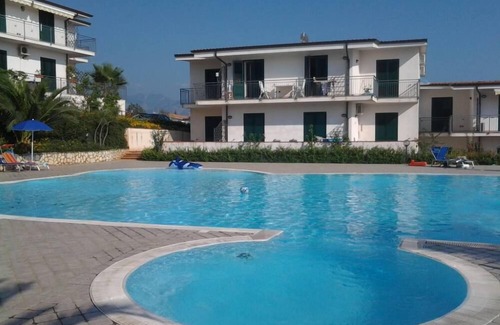 Scalea Apartment | Appartment with communal swimming pool, perfect for couples