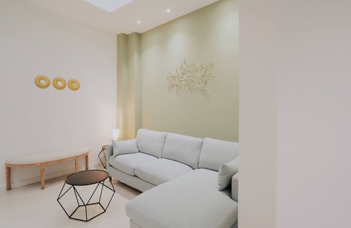 Valenciennes Apartment | AppartSpa59: Suite Tentation Balnéo Sauna (Secret Room optional)