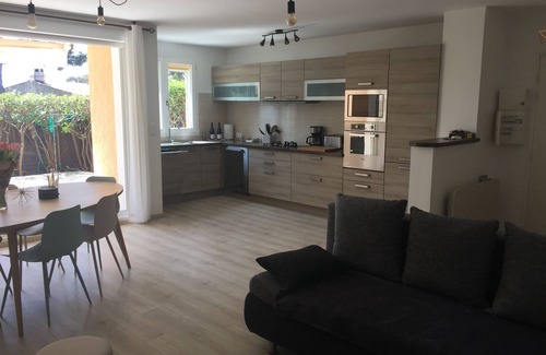 Sausset-les-Pins Apartment | AppartT3 ground floor terrace