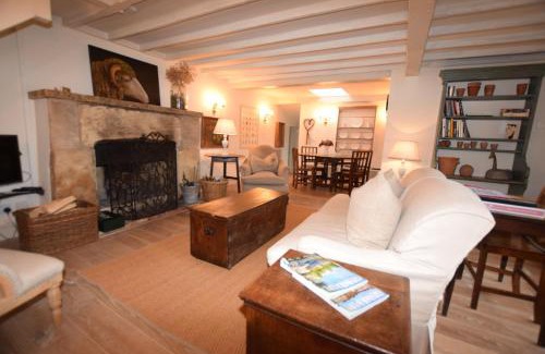 Snowshill Village House | Apple Cottage