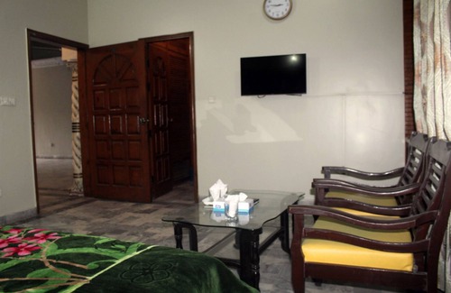 Karachi House | Apple Karachi Guest House