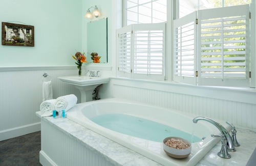 Boalsburg Bed & Breakfast | Apple Pony Inn
