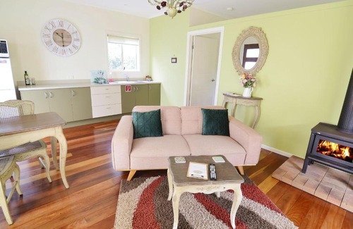 Montville House | Apple Tree Cottage Montville