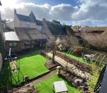 Villandry Apartment | Appt 5 personnes - 2 Chambres, terrasse et jardin