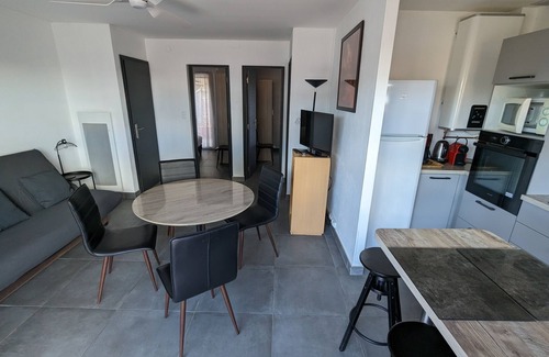 La Franqui Apartment | Appt Leucate- La Franqui. 3 rooms, beach at 50 m, Terrace, free Wifi,