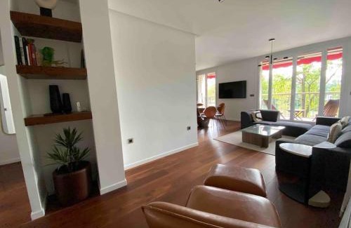 Billancourt–Rives de Seine Apartment | Appt River view next Eiffel Tour and Roland-Garros