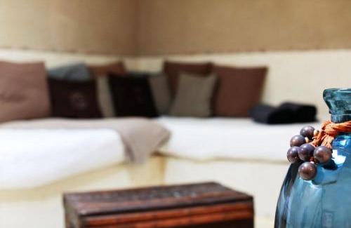 Saint-Laurent-des-Arbres Bed & Breakfast | Apres La Sieste
