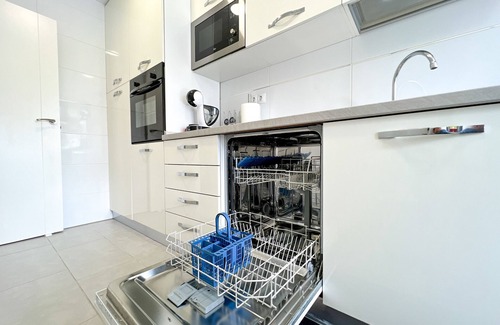 Santa Susanna Apartment | Apt 2 pax on the Santa Susanna promenade. Community pool and garden, free wifi and air conditioning in the living room. Excellent location, 3 min from the beach, shops, bars and restaurants. Lively area! Vivalidays Lora.