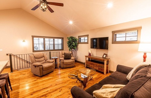 Gunnison Apartment | Apt. 7703' - In-town livin', few blocks from downtown shops & restaurants
