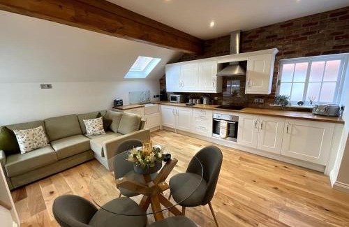 Market Weighton Apartment | Apt D in Old Grade 2 Converted Farmhouse